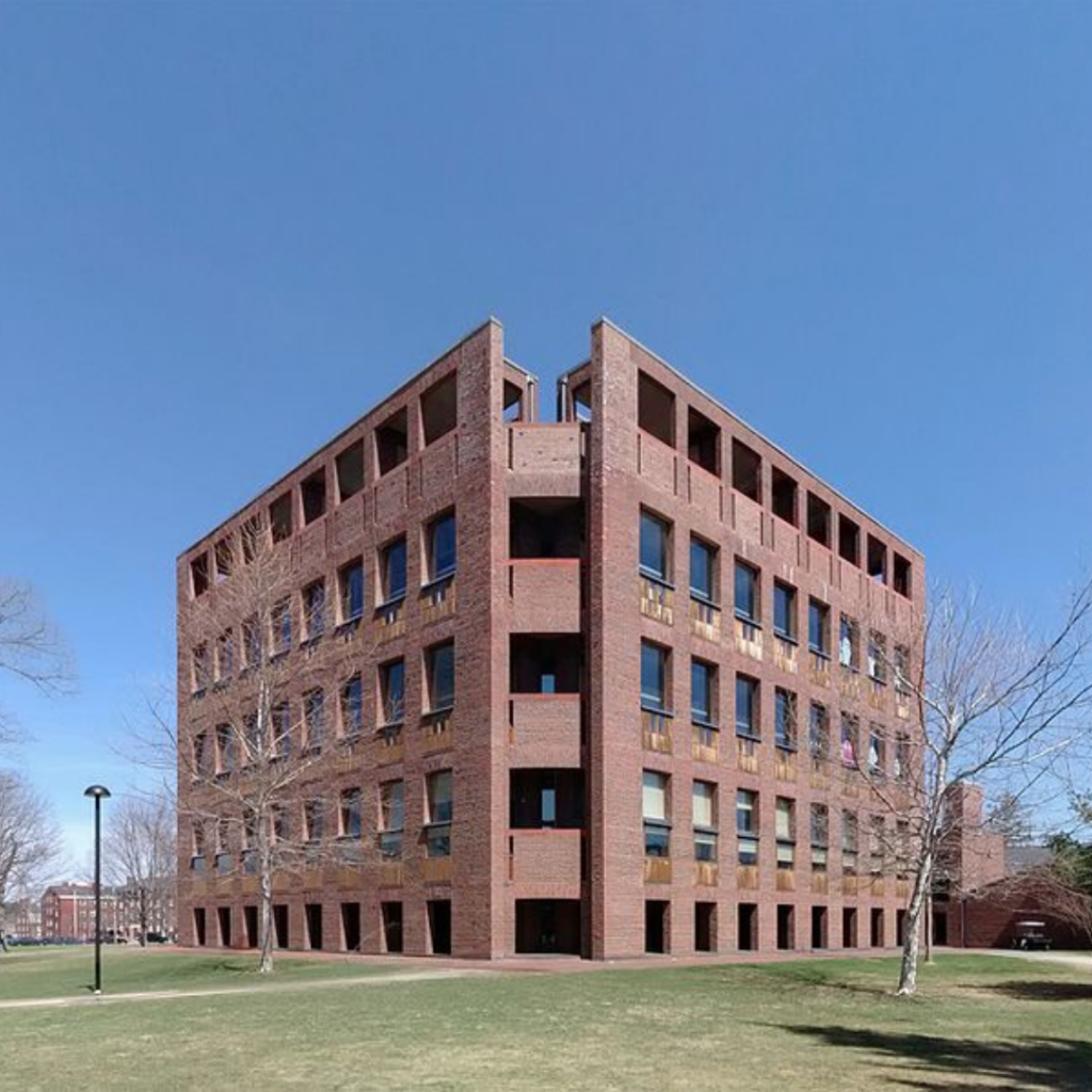 Biblioteca Phillips Exeter, de Louis Kahn, focada no funcionalismo