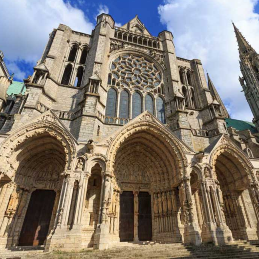 Catedral de Chartres e a influencia da arquitetura gótica