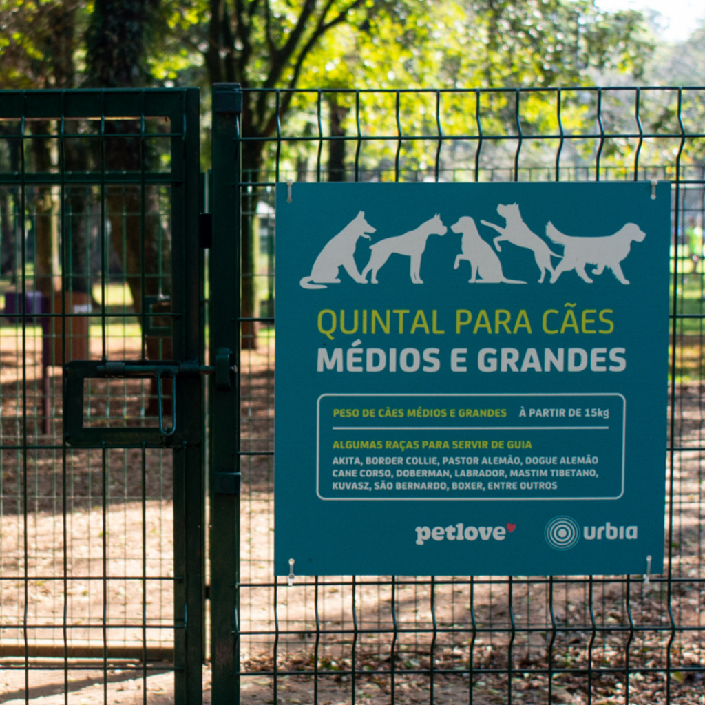 Espaço prórpio para cães no Parque Ibirapuera, São Paulo. 