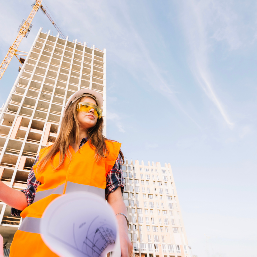 Mulher em ambiente de construção civil - Liderança Feminina